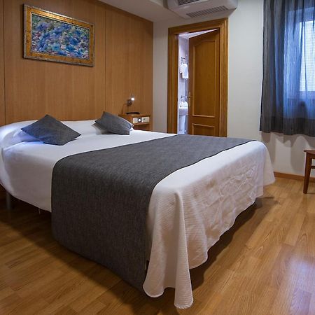 Iraipe Izaga Hostal Noain Ngoại thất bức ảnh