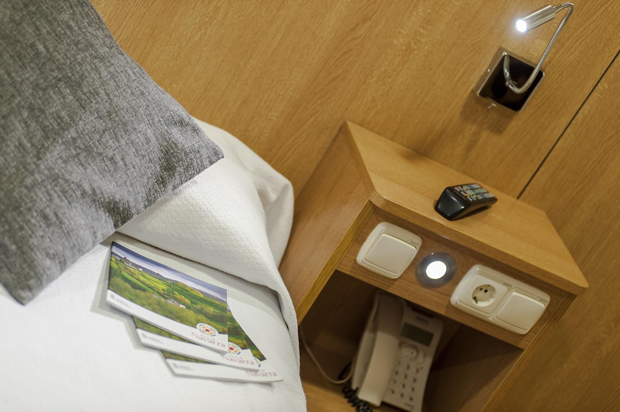 Iraipe Izaga Hostal Noain Ngoại thất bức ảnh