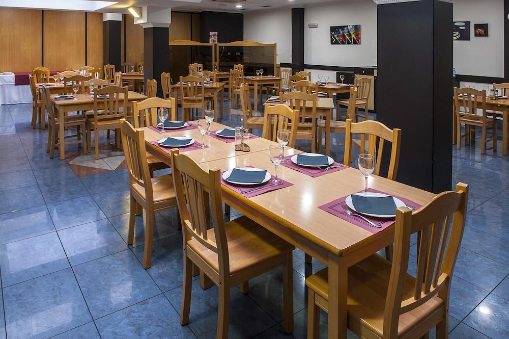 Iraipe Izaga Hostal Noain Ngoại thất bức ảnh